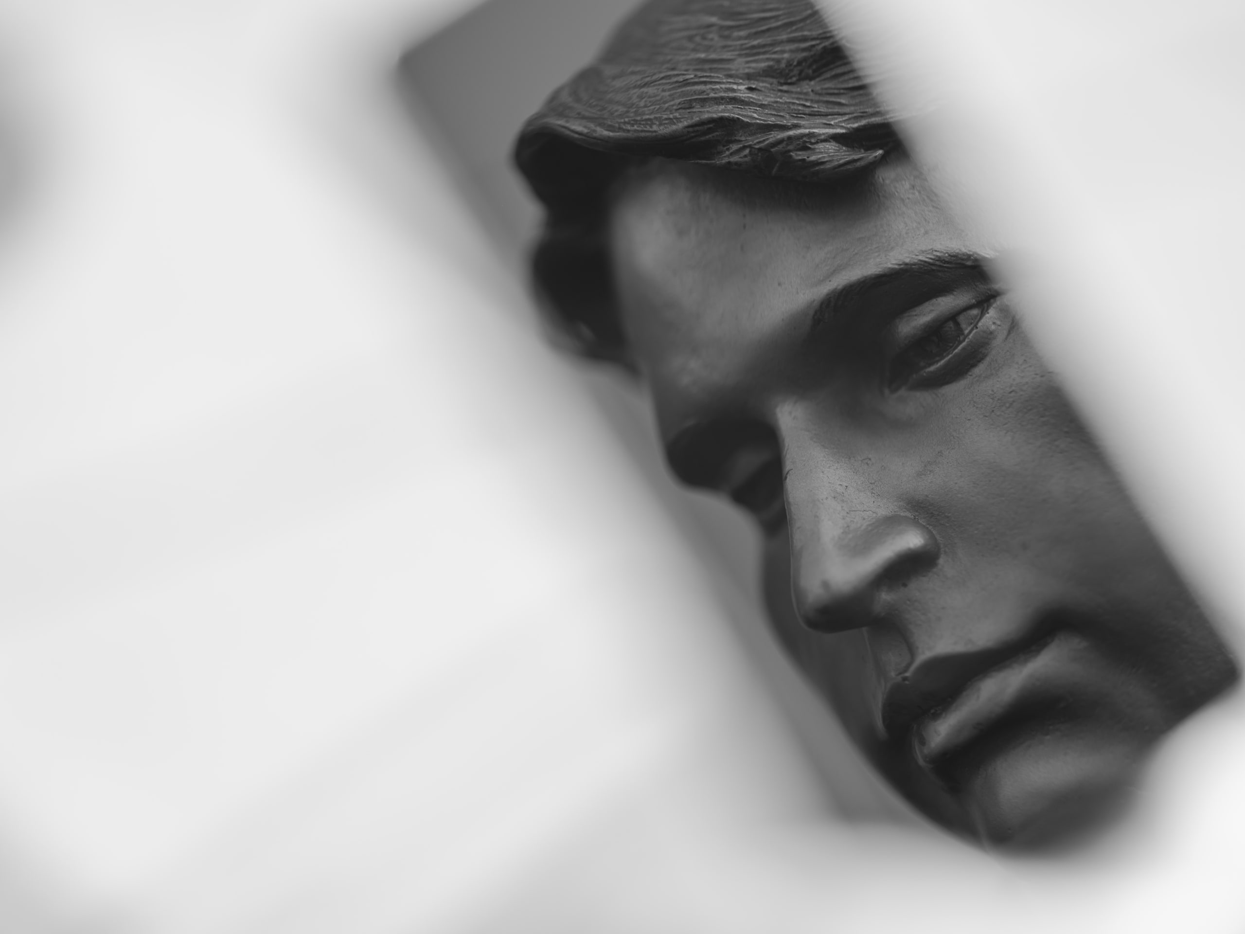 B&w face sculpture, sculptural light.